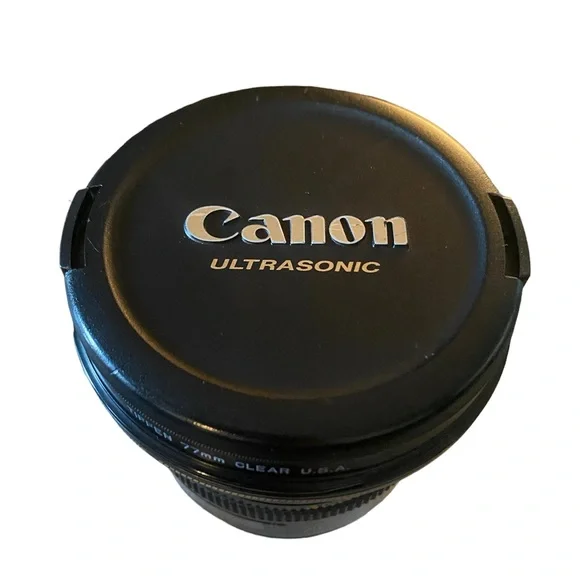Canon 20-35 mm f3.5-4.5 ultrasonic lens - Picture 3 of 6